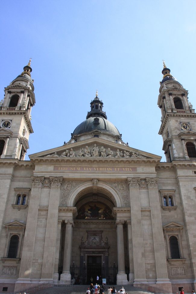 聖イシュトヴァーン大聖堂。<br /><br />初代国王イシュトヴァーンは「ハンガリーの父」と呼ばれる。