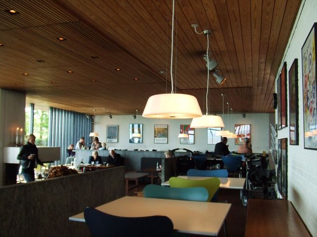 みんな子供連れで来てました。こんなところで<br />休日を過ごせるなんて、羨ましい。