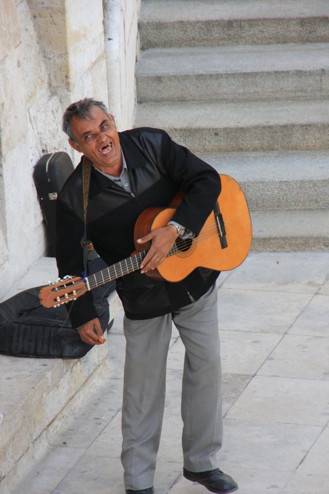 楽しそうに弾いていたが… 聞くに堪えない演奏だった… 