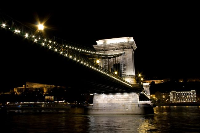 橋のふもとあたりで、再び三脚をセットして撮影。<br /><br />三脚をたたむのは面倒なので、そのまま運んでます。