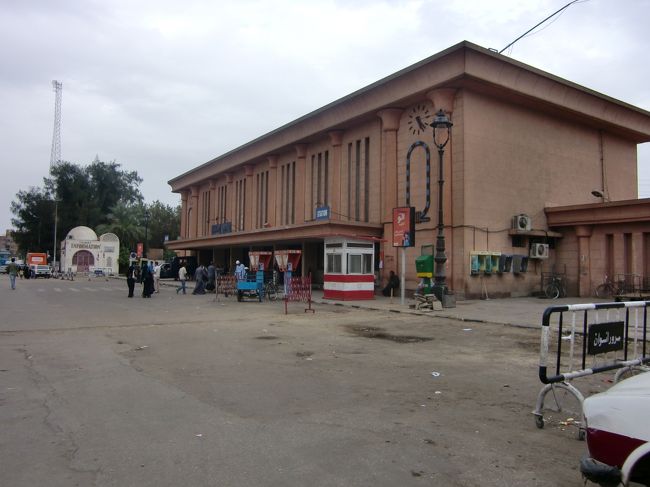 アスワン駅近くまで1時間程度ぶらぶら歩き。