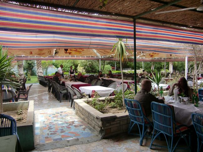 さて、レストランへ行って昼食。