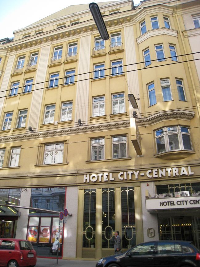 シュテファン寺院から地下鉄で1駅のSchwedenplatzの宿「Hotel City Central」。朝食+インターネット利用で2泊140ユーロ。