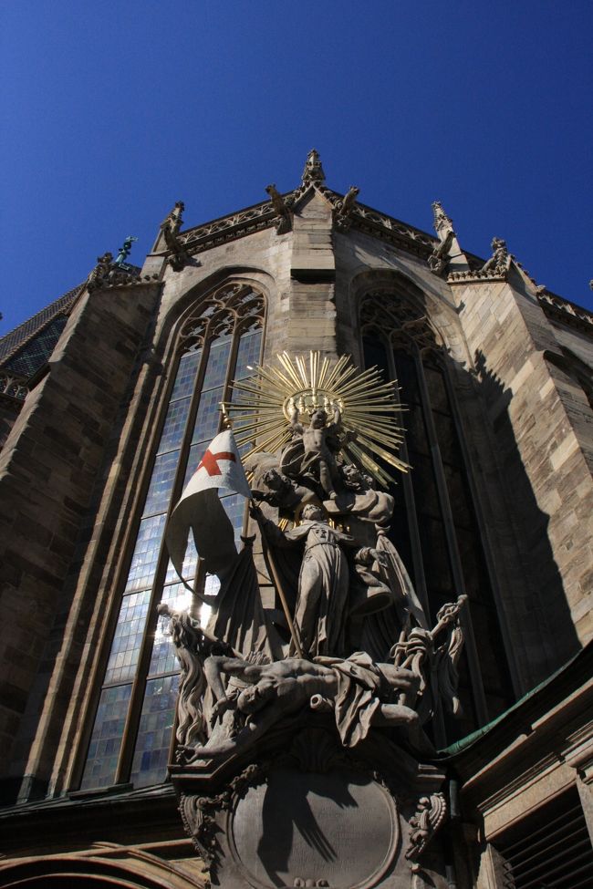 北塔。<br /><br />エレベーターで展望台まで登れる。