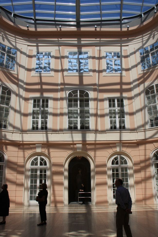 アルベルティーナ内