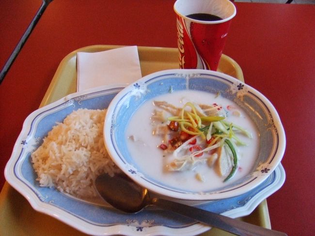 またアジアご飯。。。<br />ぬるくて惜しい感じでした。