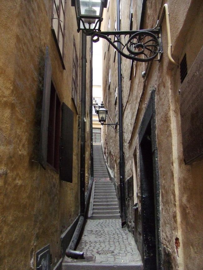 90cmの道。本当に狭いです。