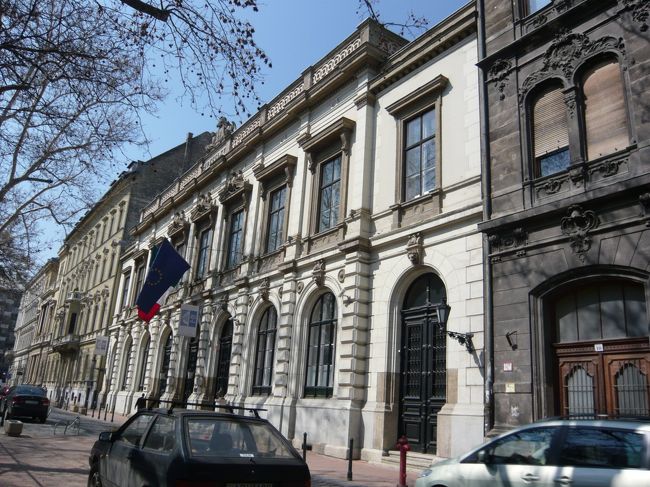 　ペットボトルの水を持ち歩くのを忘れて、脱水でふらふらしていた‥‥<br />　あぶない、あぶない。