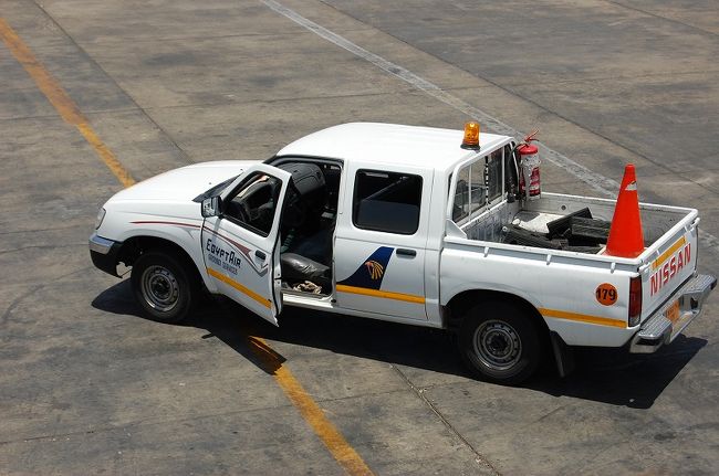 ホルスのマークが入ったトラック