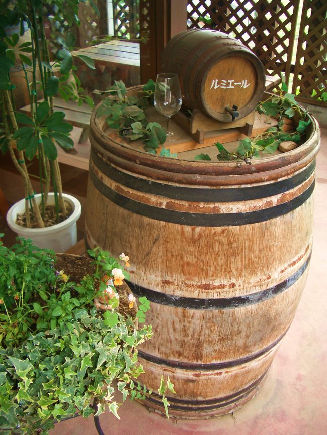 ルミエールワイナリーです。http://search.yahoo.co.jp/search?p=%E3%83%AB%E3%83%9F%E3%82%A8%E3%83%BC%E3%83%AB%E3%83%AF%E3%82%A4%E3%83%8A%E3%83%AA%E3%83%BC&amp;search.x=1&amp;fr=top_ga1_sa&amp;tid=top_ga1_sa&amp;ei=UTF-8&amp;aq=&amp;oq=