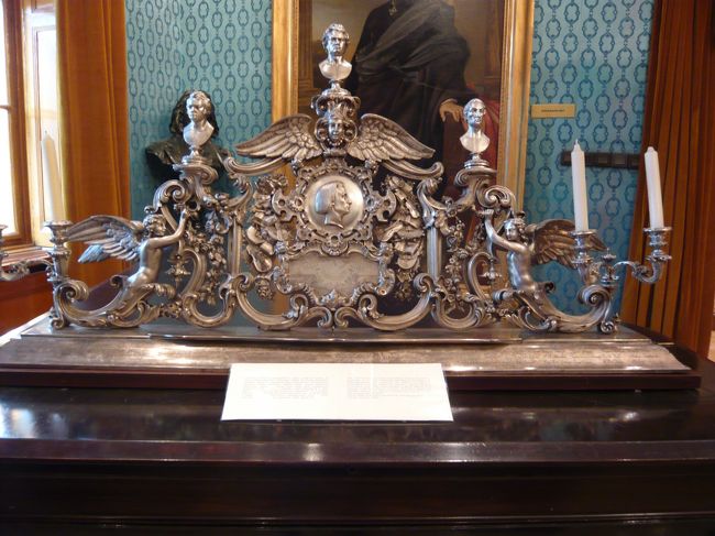 　豪華な譜面台。