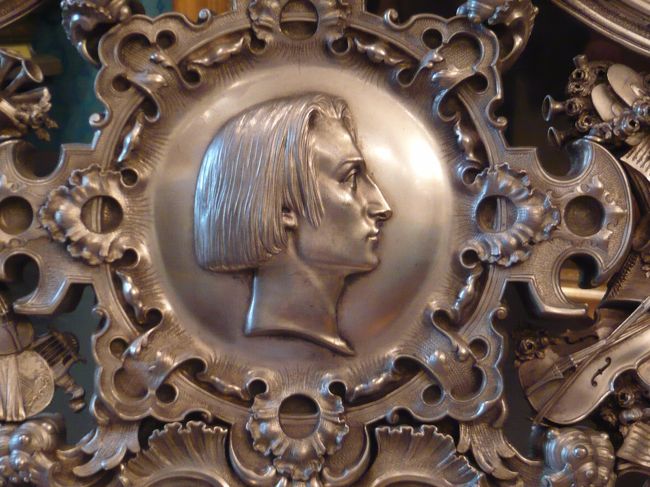 　リストの顔つき、ということは特注品でしょうか。<br />　それとも、プレゼント？