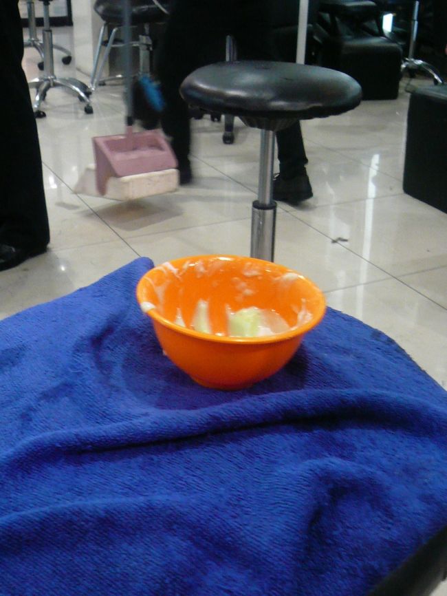 内緒にしておきたかった、あまり教えたくない情報ですが、激安で気持ちいいです。<br /><br />付けるトリートメントなどによって料金なども変わりますが、Traditionalなものだと20,000ルピー（200円！！！)<br /><br />お土産にクリ−ムバスのクリ−ムとヘアワックスを買いました。値段は想像してみてください。