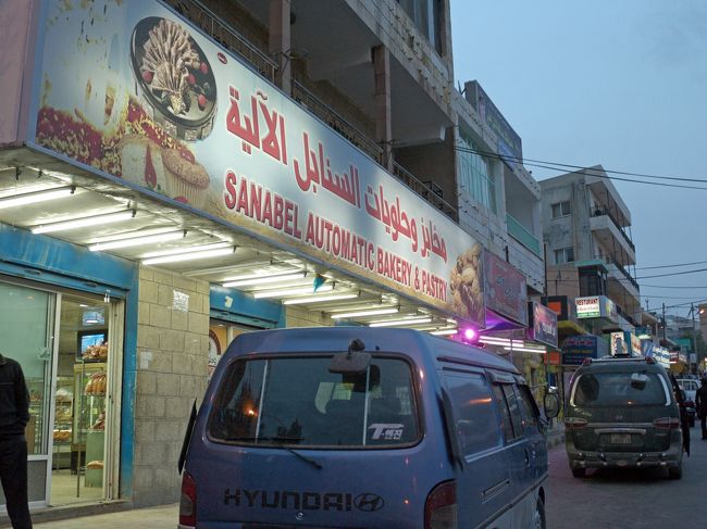 市内はパン屋も意外と充実している。<br />