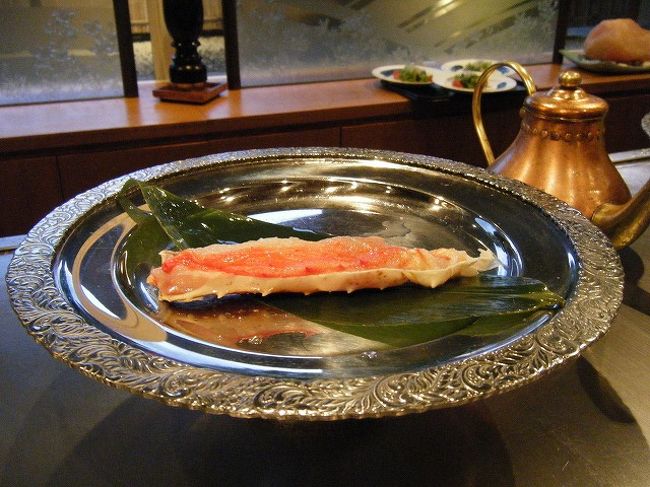 海鮮をプラスしたコースは<br />　たらば蟹がつきます