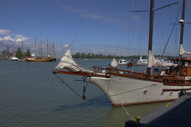 ウスペンスキー大聖堂裏手のヨットハーバー。