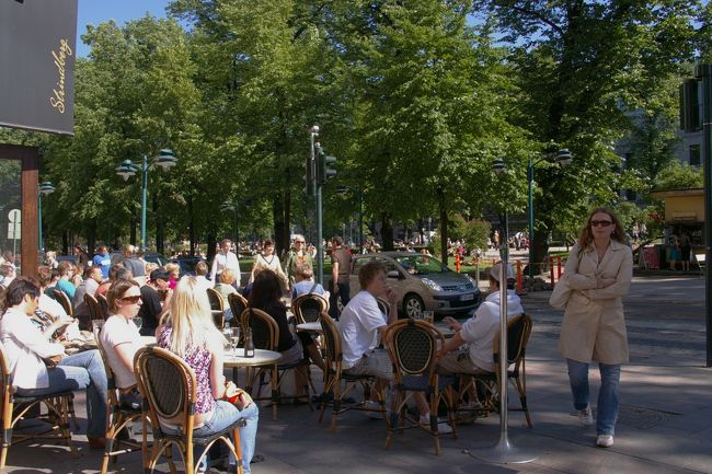 あちこちにオープンカフェがある。ヨーロッパらしい。