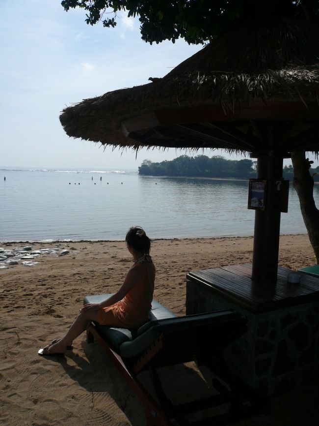 朝のビーチです。<br /><br />静かです。