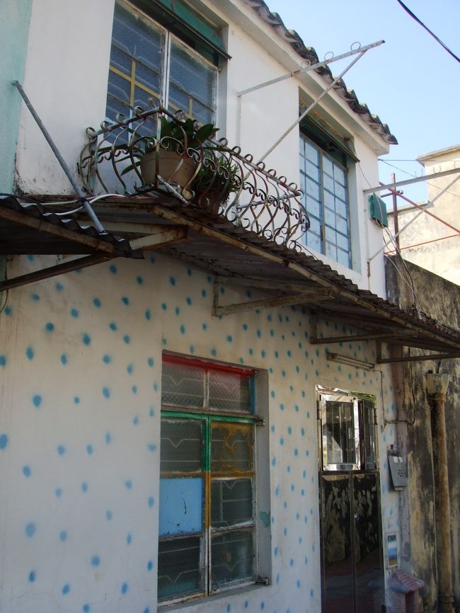 水玉がアバウト。勇気ありますね。