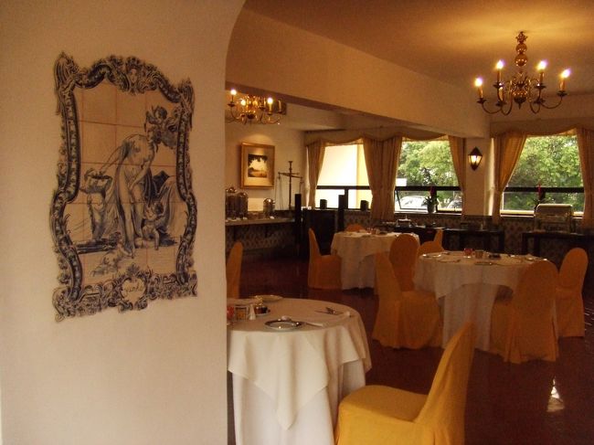 3日目。午前中に香港へ移動します。<br />ホテルのレストラン。素敵！