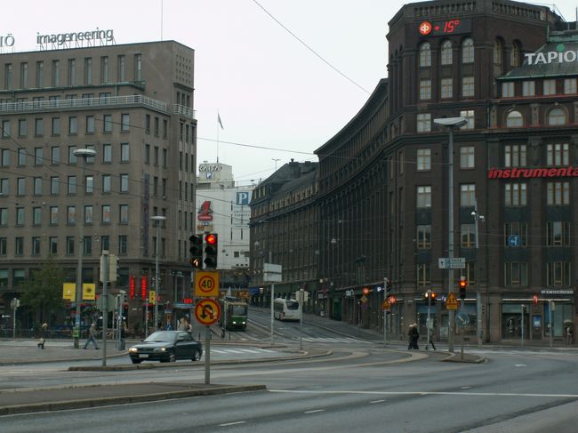 ヘルシンキの街中です。<br />なんとも、寒々としてるなぁ・・・<br />天気が悪かったので、ホント残念。<br />