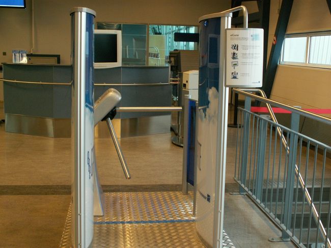 とうとうヘルシンキを離れる日がやってきました。<br />これはなんだろう？？<br />誰も通過してなかったけどね。