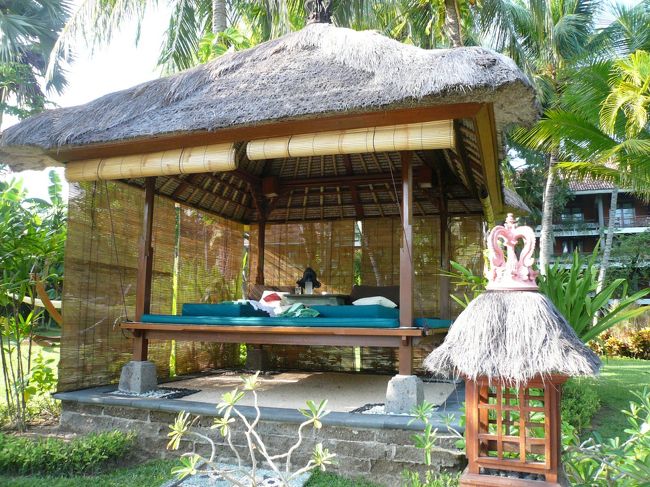 旅行４日目（最終日）の朝。<br /><br />お気に入りのガゼボ席にまた来ました。