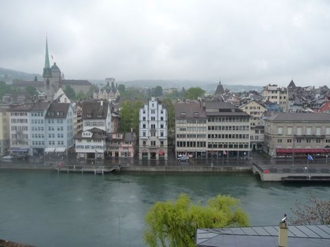 永世中立国スイスの一番の大都市チューリッヒ。