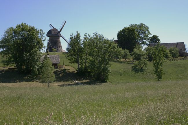 風車を後にしバス停へと向かう。