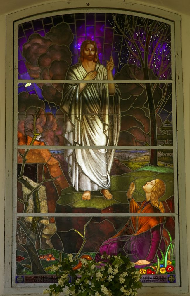 長い間、村の人達の信仰を集めて来たんだろうな。小っちゃな小っちゃな教会。