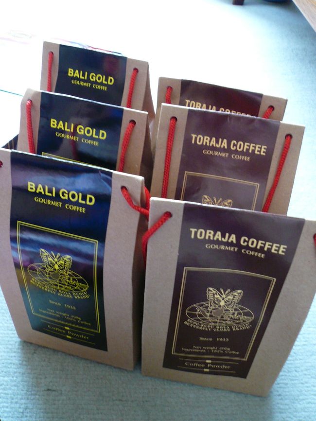 クプクプのトラジャとバリゴールドのコーヒー達です。<br />（200g入＠29500ルピー・約２９５円）