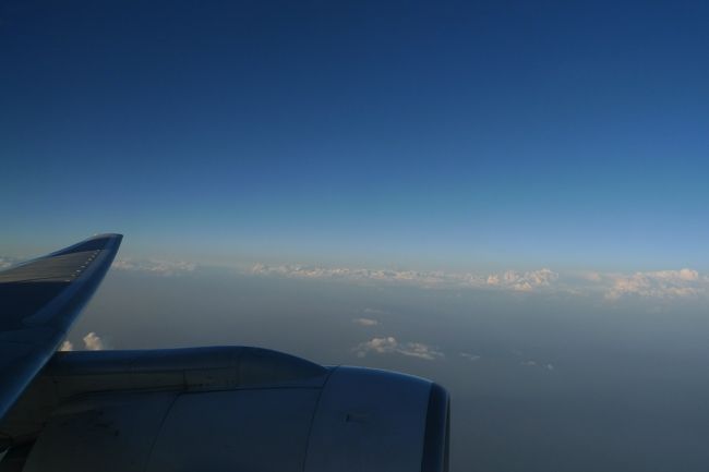 買い物も終えて、また空港までバイクでタダで送ってもらい、Rs1695（2,000円以上）というバカ高いTAXを払って無事出国。出発まではラウンジでのんびり。バンコクで約1時間半の乗り継ぎ後23:50発のTG642で成田に帰国。<br /><br />そして家でシャワーを浴びてそのまま出勤♪