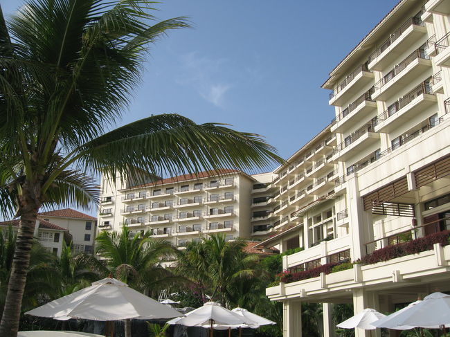 青空がきれいです。<br /><br />この青空を見ながらカクテルをいただきました。<br /><br />