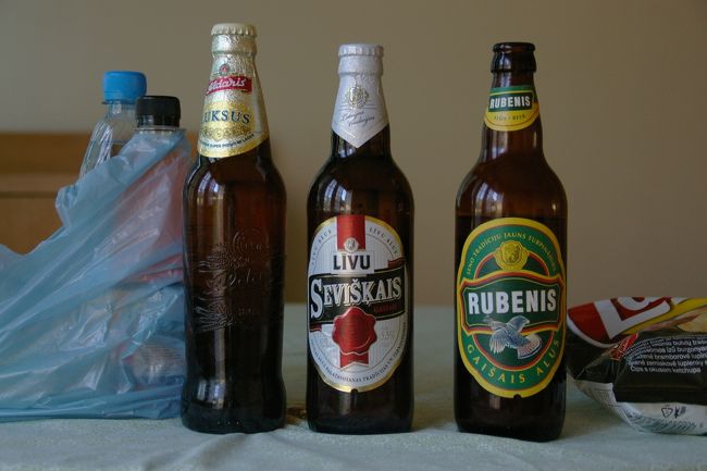 宿のすぐ近くの売店で。(3.5Ls)