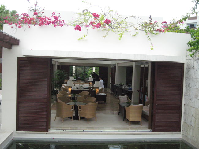 メイン棟を後にしてそろそろ宿泊棟に行ってきます。