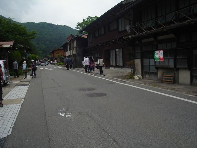 下に降りて、白川郷のメイン通りへ。