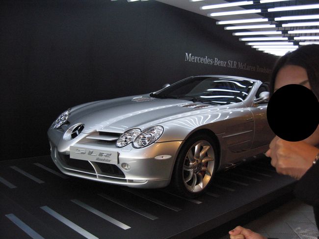 なぜかメルセデスベンツが‥‥<br /><br />格好よかったので写真を撮りました。