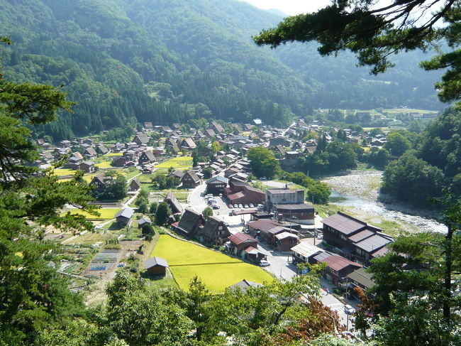 展望台のすぐ近くの記念碑の脇からの眺めもいいです。