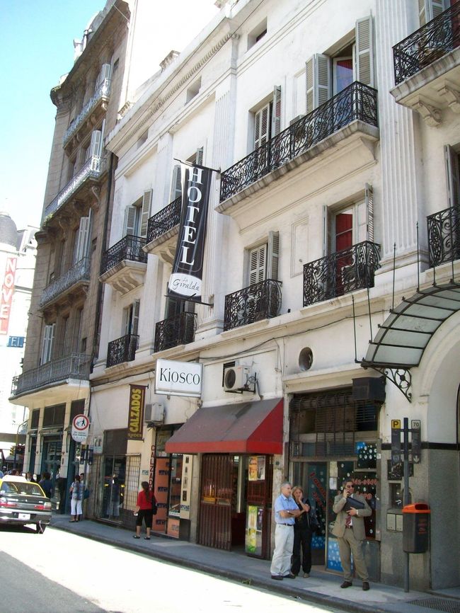 ホテル・ノベルの直ぐ東の通りに、このホテルがありました。<br /><br />＊この通り付近にはまだ4-5件ホテルがありました。<br />