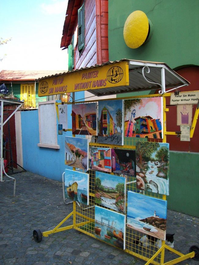 絵画などの出店も出揃っていて