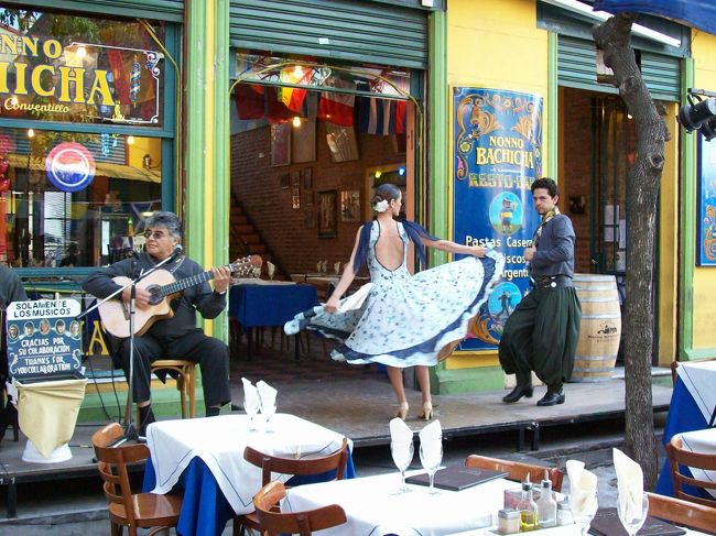 「アルゼンチン・タンゴ」も披露されていて