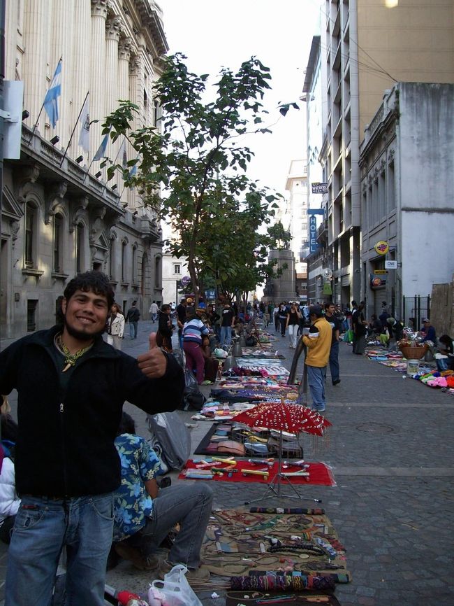 このあたりでフロリダ通りの繁華街の終盤。