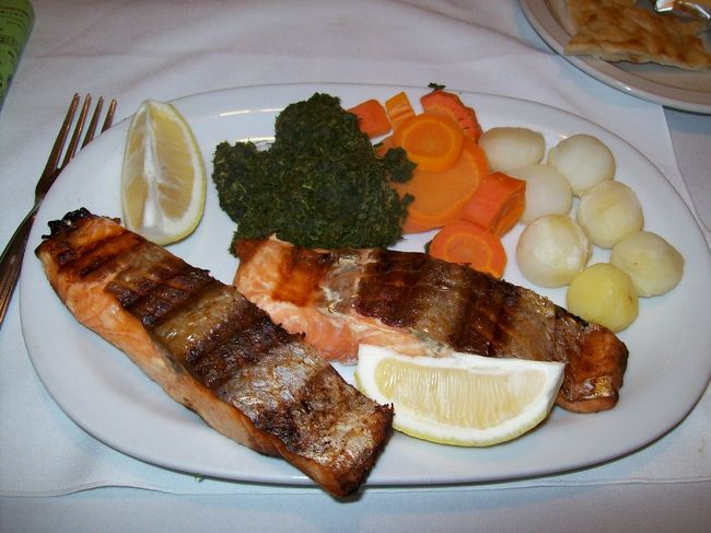 もう歩き疲れたので、ラバージェ通りのレストランでお酒と食事の時間にして今日はおしまいとしました♪