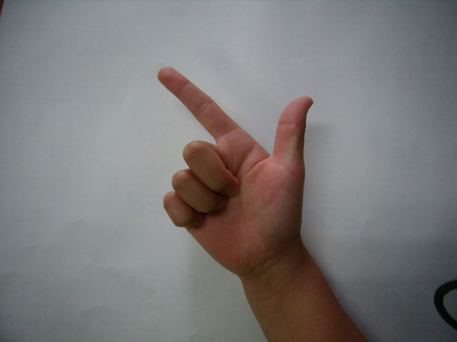 あっちではなく<br />8個8時8ｍ<br />悠久の大地に暮らす<br />中国人は「あっちむいてホイ」などと<br />いう忙しくてややこしい<br />遊びはしないのでそれもなし　<br />