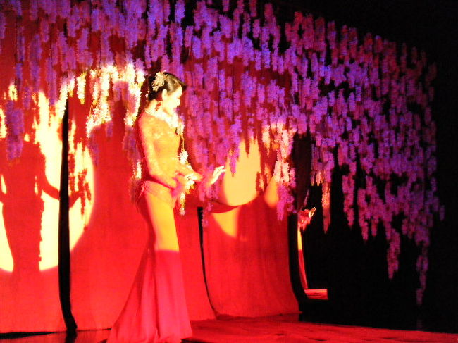 これは「川の流れのように」を歌っています。<br />（口パク）