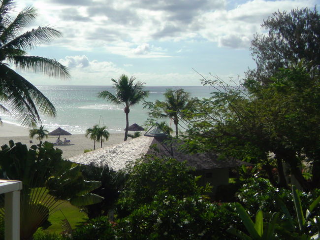 部屋から見えるビーチ。ゲストルームより海に近いため、ビーチが視野に入ります。