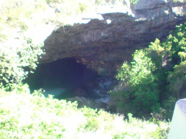 昨年はバイクアドベンチャーツアーに参加した、マリアナストレッキングにお願いして、グロットシュノーケリングに出発。バイクアドベンチャーの時は「ついでに寄った」感じでしたが、今年はガッツリ４０〜５０分シュノーケリングを楽しみました。<br /><br />シュノーケリングを終えた後、重力を感じたとたん、自分の体重の重さに崩れ落ちそうになりました(ToT)