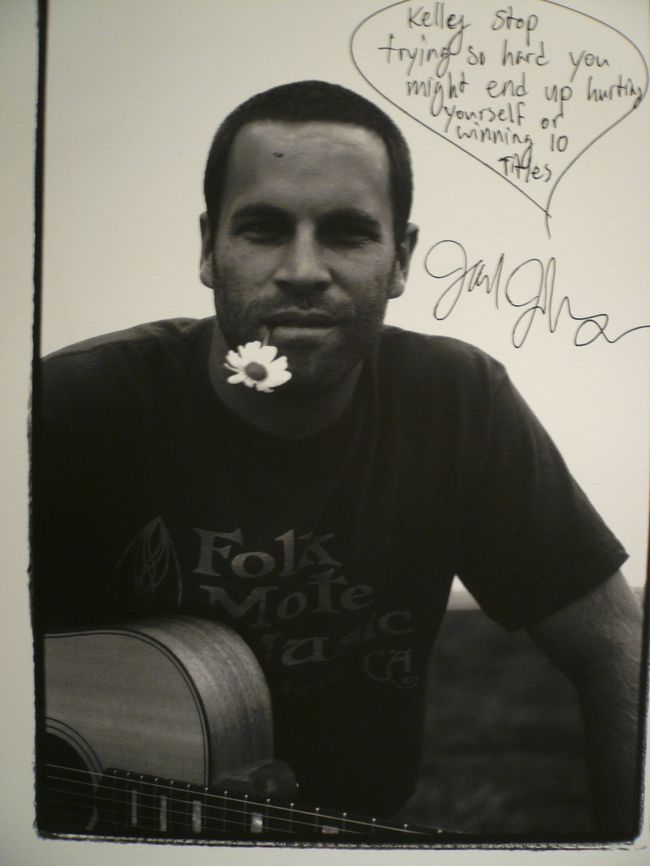 ギャラリーにて<br /><br />Jack Jhonsonの写真発見ー♪<br /><br />記念にパシャリ！！<br /><br />また横浜に来てほしいです。