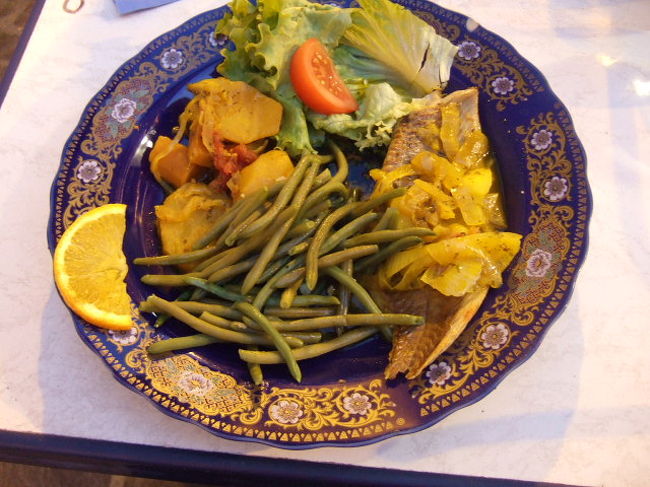 たっぷりのモロッコいんげんに、さっぱりした<br />味の白身魚（codfishかな？）<br /><br />長いこと魚を食べてなかったから欲しくなる頃