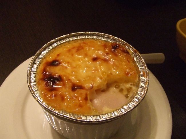 一番おいしかったのはタロイモのあったかプリン。<br />「香港満記甜品」のが最高。こんな癒されるスイーツ他にないっしょ。